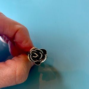 Silpada sterling silver flower ring size 6